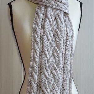 Easy cable knit scarf pattern