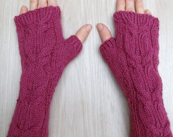 Cable fingerless gloves knitting pattern