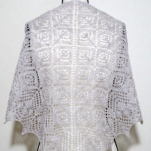 Knit triangle lace shawl pattern