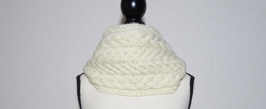 Infinity Cable Scarf Knitting Pattern - Etsy UK