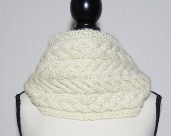 Knitting Pattern // Cable Infinity Scarf Cowl Loop // Après-ski Cable ...