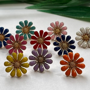 Daisy Flower Lapel Pin, Flower Dress Pin, Pink flower Lapel Pin, Tie pin accessories, lapel Pin