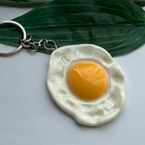 Large Fried Egg Keychains, novelty keychains, egg keyrings, birthday gifts,Tween gifts, teen gifts, food gifts