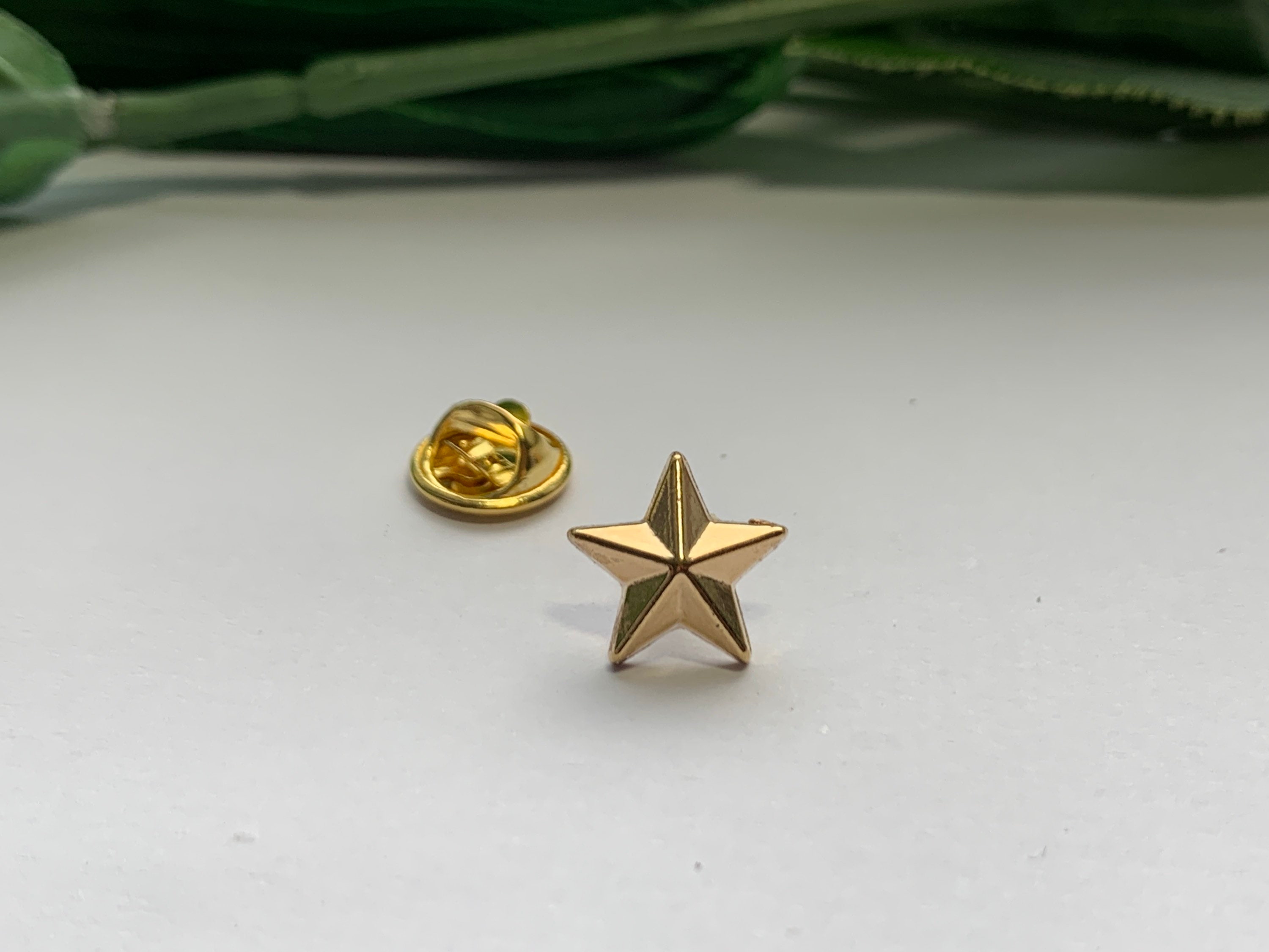 Sterling Gifts 5/8 inch Gold Star Pins, Gold Star Lapel Pin