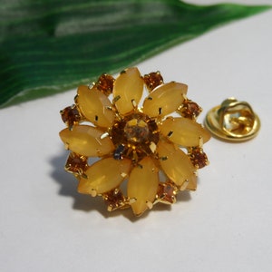 Flower Lapel Pin, Flower Brooch, Flower Lapel Pin, flower Hat Pin, Lapel Pin, Decorative Brooch