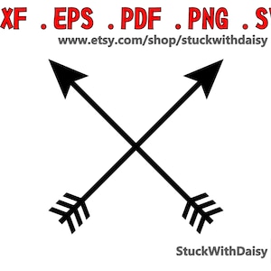Peut inclure: Deux flèches noires pointant dans des directions opposées, se croisant au milieu. Les flèches sont simples et minimalistes, avec une pointe acérée et un fût droit.