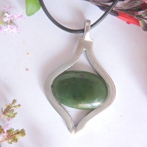 Silver necklace with a pendant in real Jade, fine stone, natural stone, medieval necklace, handmade jewelry, craftsmanship, creation