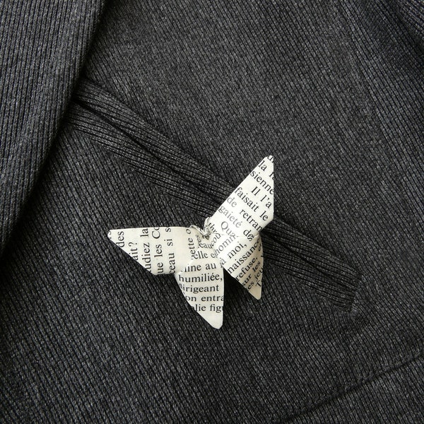 Broche en origami papillon papier livre recyclé