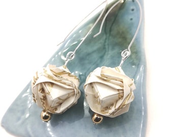 Boucles d'oreilles origami papier blanc et or, boules origami papier écriture or