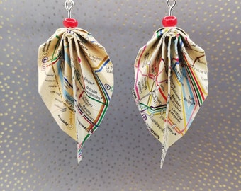 Boucles d'oreilles feuilles origami plan de métro, feuilles origami papier recyclé plan de métro