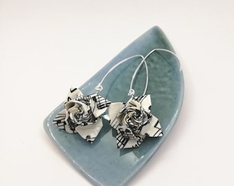 Origami music paper roses earrings, origami music paper roses