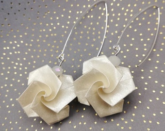 Roses origami papier ivoire nacré, bijou mariage roses ivoire nacré