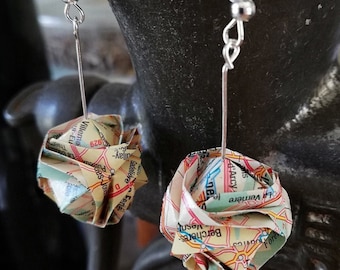 Origami-papierballen, kaartpapierballen, kaartsieraden, sieraden van gerecycled papier