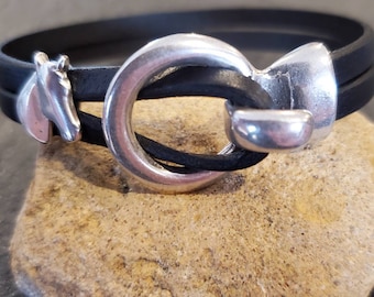 women black leather bracelet; equestrian leather bracelet; horse lover riding gift; equestrian jewelry; leather and silver horse bracelet
