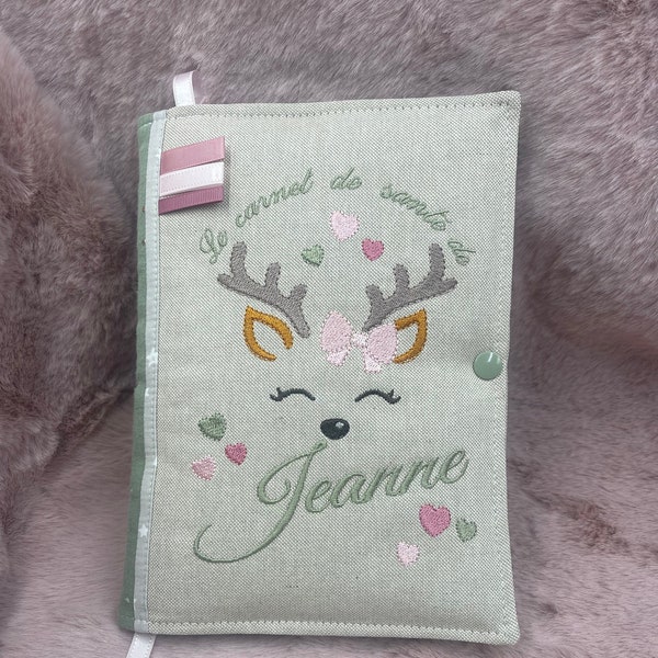 Protège carnet de santé personnalisé biche avec prénom, thème animaux de la forêt, lin sauge et rose fabrication française selon votre thème