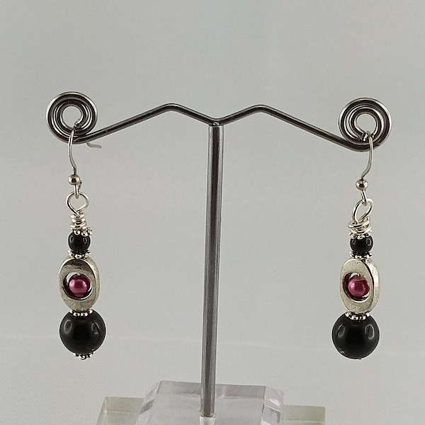 Boucles d'oreilles argent perles noires et fuchsia