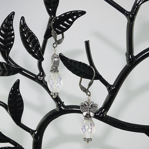 BOUCLES D'OREILLES CRISTAL et papillon argent - monture argent vieilli