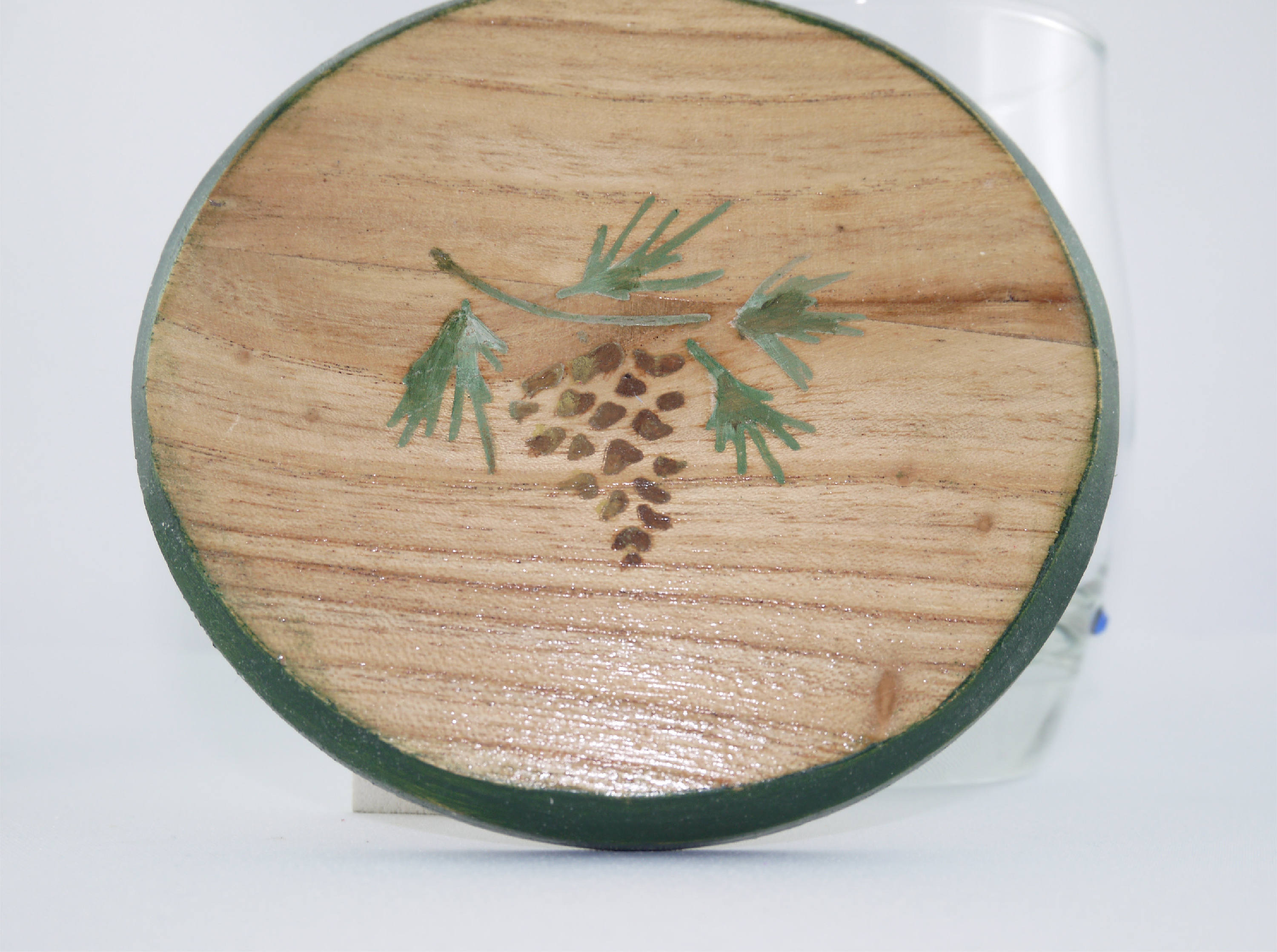 Tableau Médaillon en Bois Peint Pomme de Pin