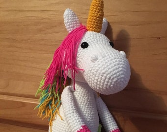 Jouet doudou licorne  fait main au crochet