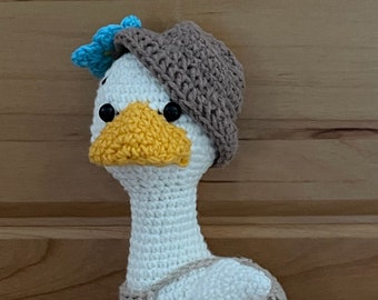Jouet doudou oie fait main au crochet
