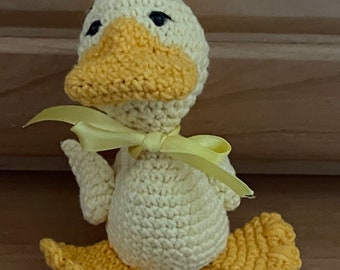 Jouet doudou canard fait main au crochet