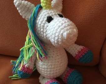 Jouet doudou licorne fait main au crochet