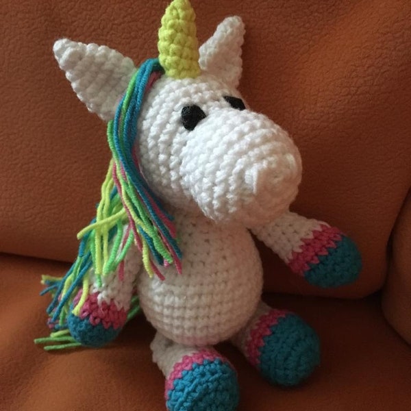 Handmade licorne toy crochet