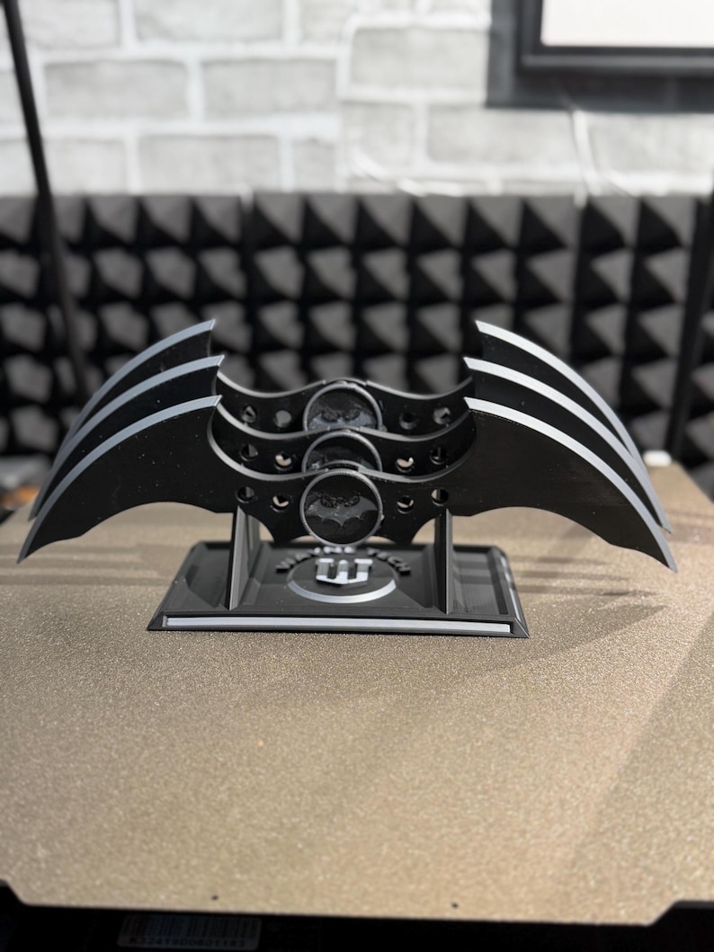 Cosplay Prop 3D Printed Batarangs image 2