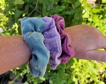 23 colors - Elastic scrunchie hair ties in organic cotton gauze with gold polka dots - natural material - handmade hair accessories