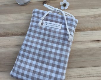 Book cover or e-reader cover, quilted book sleeve in printed organic cotton gauze - 2 sizes - choice of pattern