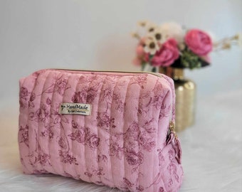 Makeup toiletry bag - 5 colors to choose from - vintage floral quilted cotton - interior jewelry pouch option