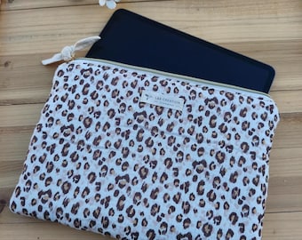 Quilted double gauze cotton iPad tablet case/sleeve, gold zip with bow, 25 prints to choose from - custom sizes available