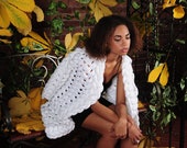 White knit cardigan.Knitting coat for woman.Oversized knit cardigan.Chunky knit cardigan.Wool knitted womans coat.Free delivery