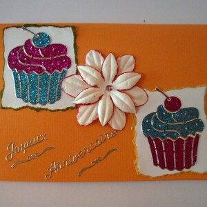 3 - Carte postale de voeux cupcakes et fleur joyeux anniversaire