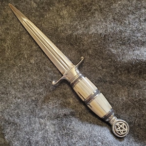 Stiletto blade athame
