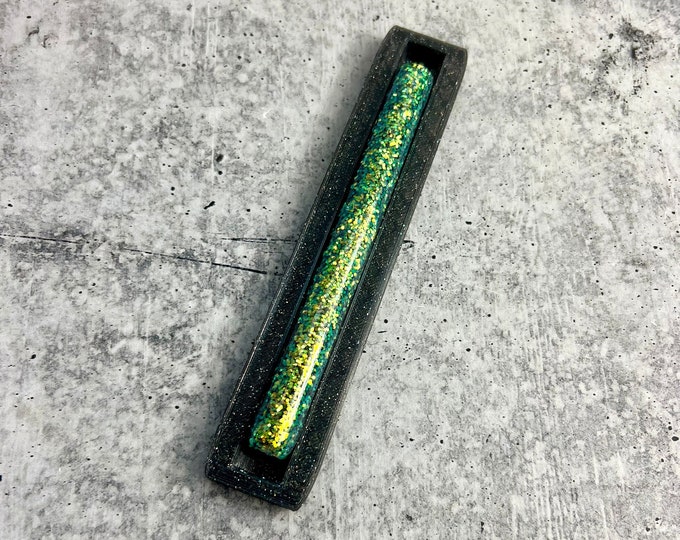 Epoxy Pen Cradle - Glitter Pen Cradle - Black Glitter