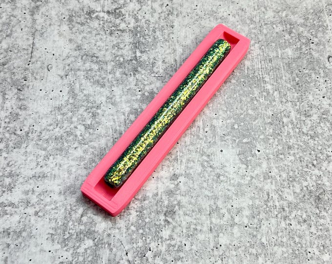 Pink Epoxy Pen Cradle