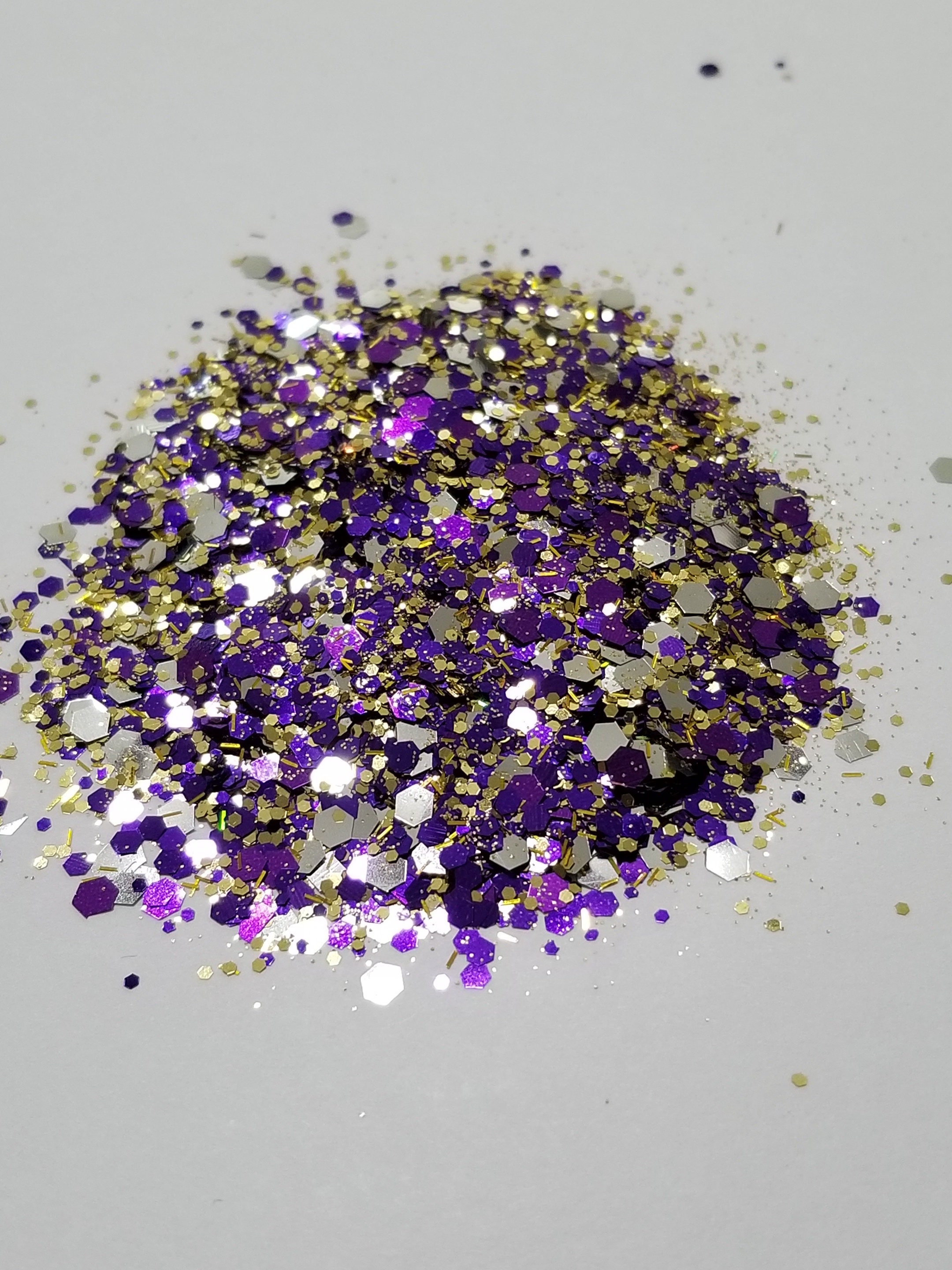 Bee Glitter Mix Available in 1,2, or 4 oz