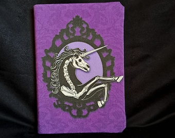 Gothic Notizbuch Einhorn Skelett, A5 Skelecorn Dark Cottage Core Fabelwesen Print Journal