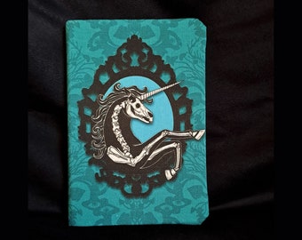 Gothic Notizbuch Skelecorn, A5 Skelett Einhorn dunkel Cottage core Fabelwesen Print Journal