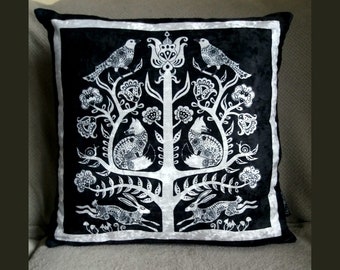 Schwarzes Folklore Samt Kissen, schwarzes Cottagecore Kissen, Witchy Home Decor