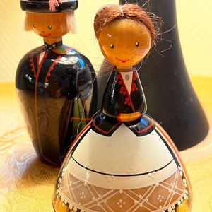 Collectabile man and woman figurines. They were made in USSR ( 1922- 1991)
