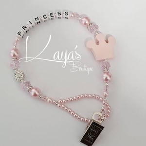 Reborn Andenken Schnullerkette: Rosa Kristall, Holzkrone, personalisiertes Namensschild