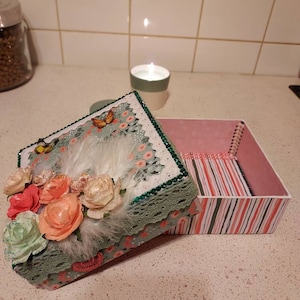 Portagioie segreto fiori pizzo ricamo salmone verde bianco perline strass shabby chic bellissimo regalo romantico per l'anniversario