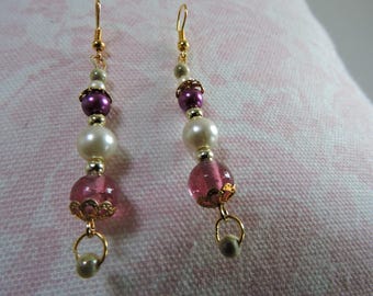 Jolie paire de boucles d'oreilles pendantes, rose framboise