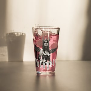 Valkyrie Shaker pint glass