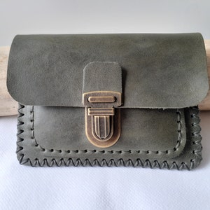 porte-monnaie homme en cuir vert à fermoir cartable / porte-monnaie porte-carte homme / porte-monnaie minimaliste / portemonnaie artisanal