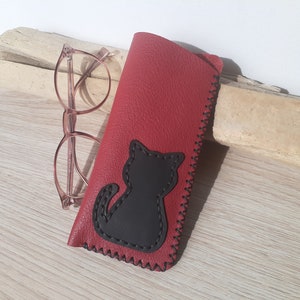 Etui à lunettes souple en cuir rouge avec chat noir, pour femme, cousu à la main.