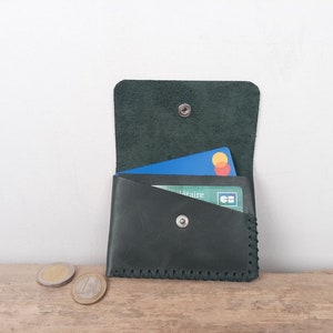 Porte carte en cuir vert / étui à cartes artisanal / mini porte-monnaie en cuir cousu main.