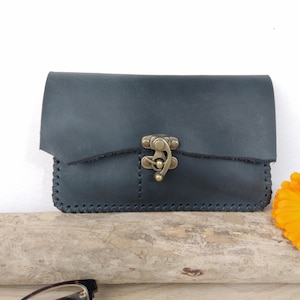 Blague à tabac en cuir noir, pochette pour tabac à rouler, portefeuille original minimaliste homme, blague artisanale cuir cousu main.